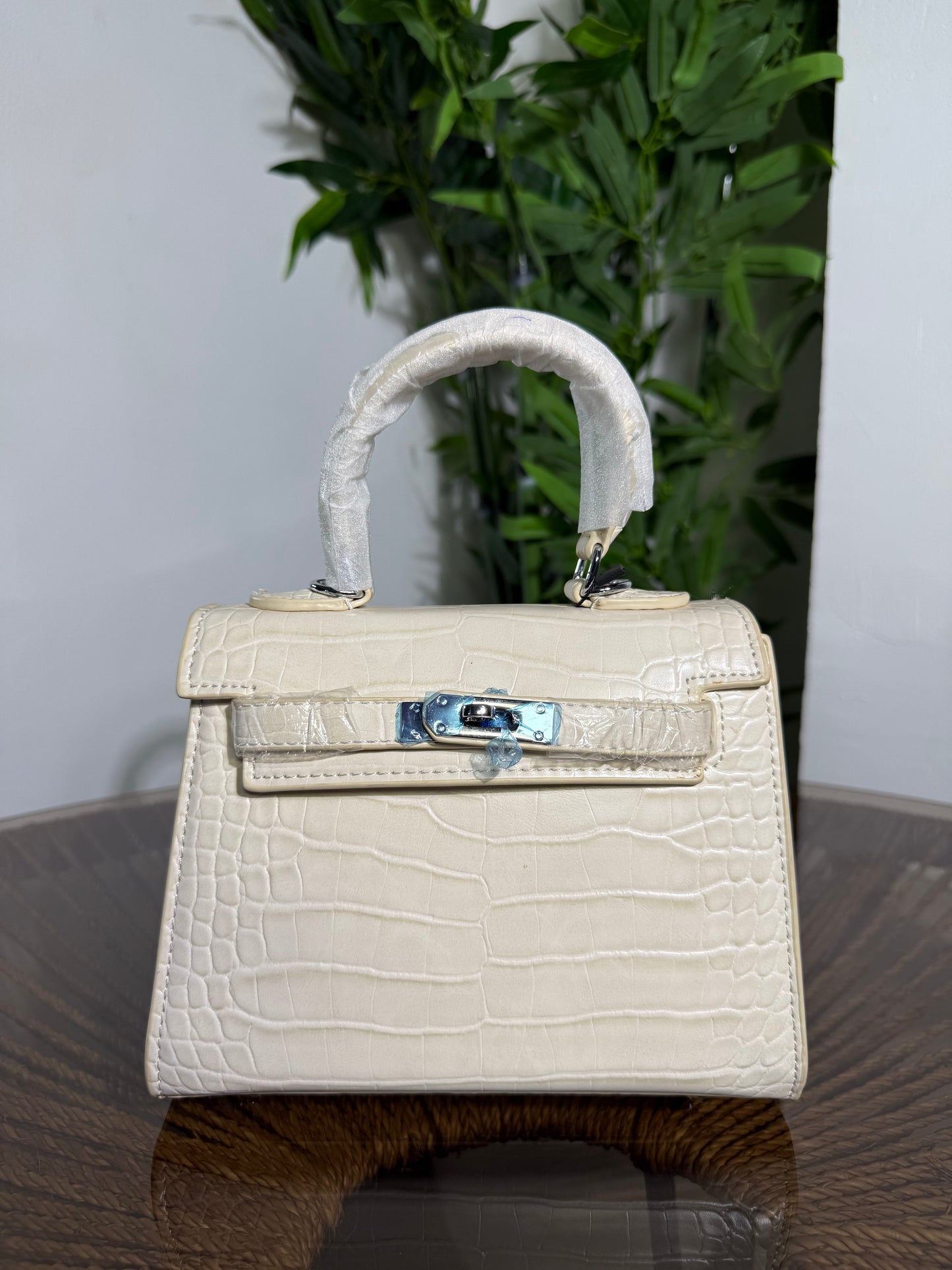 Sleek Hermes Bag 4070