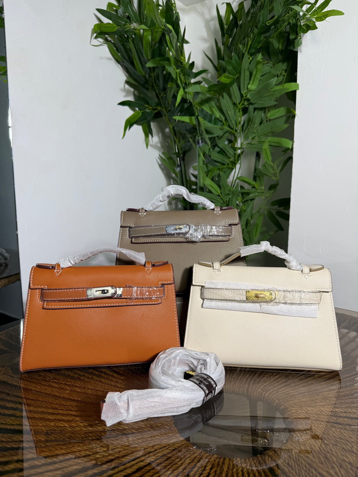 Sleek Hermes Bag 4070