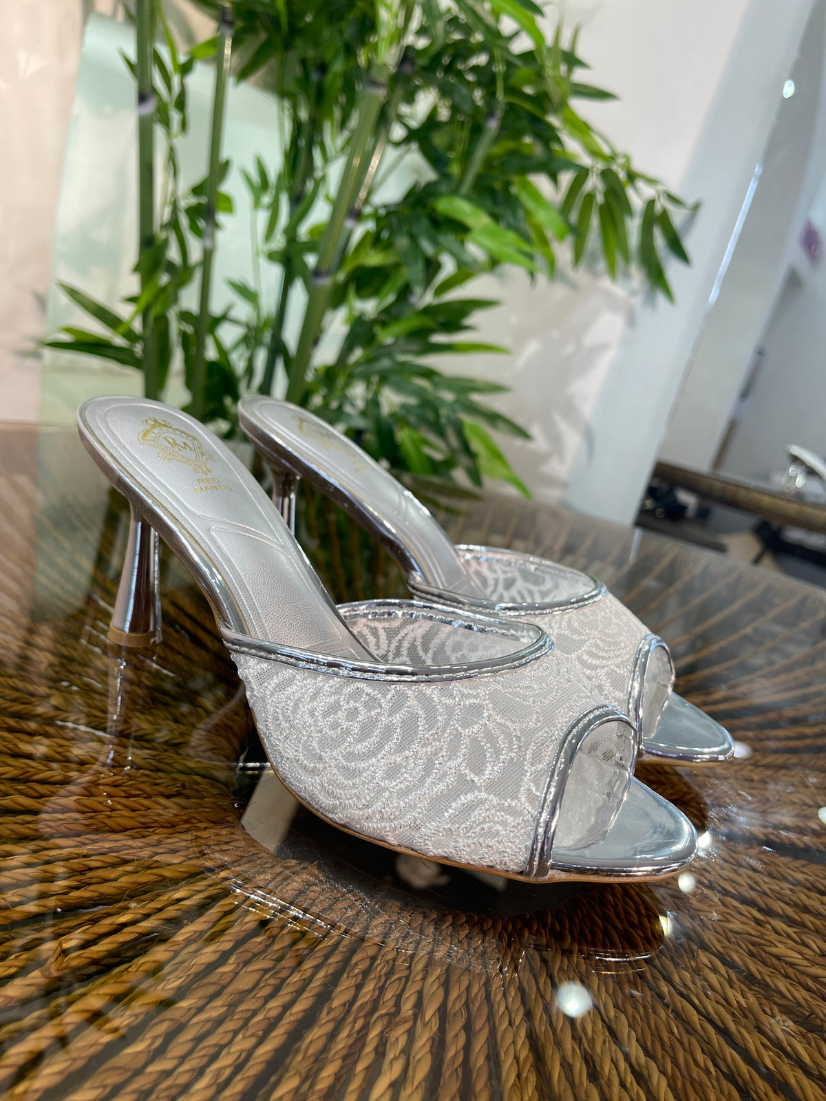 RED MANTIS LACE OPEN TOE MULES