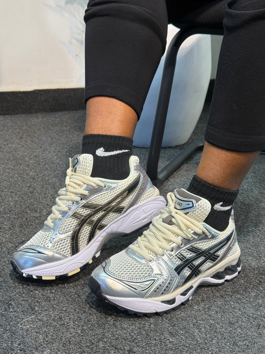 ASICS SNEAKERS