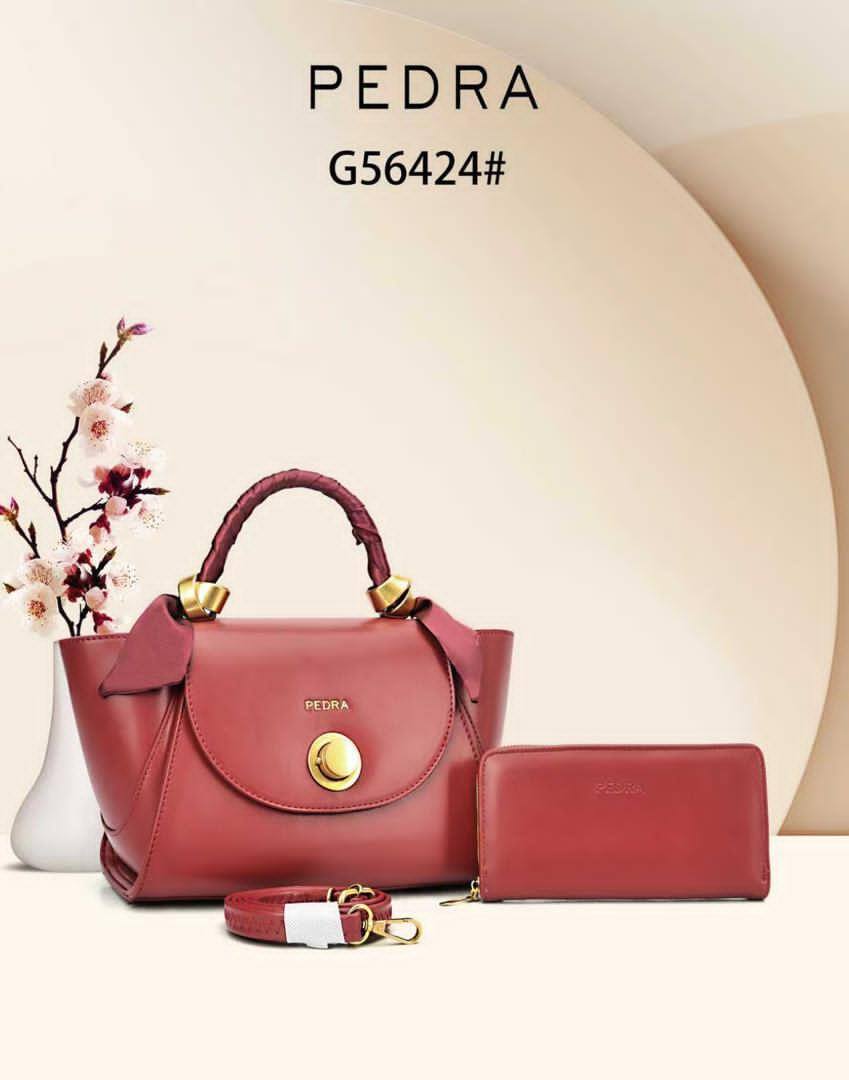 PEDRA GOLDHAND BAG