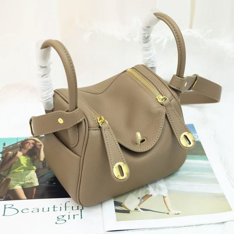 BROWN LUGGAGE BAG 1570