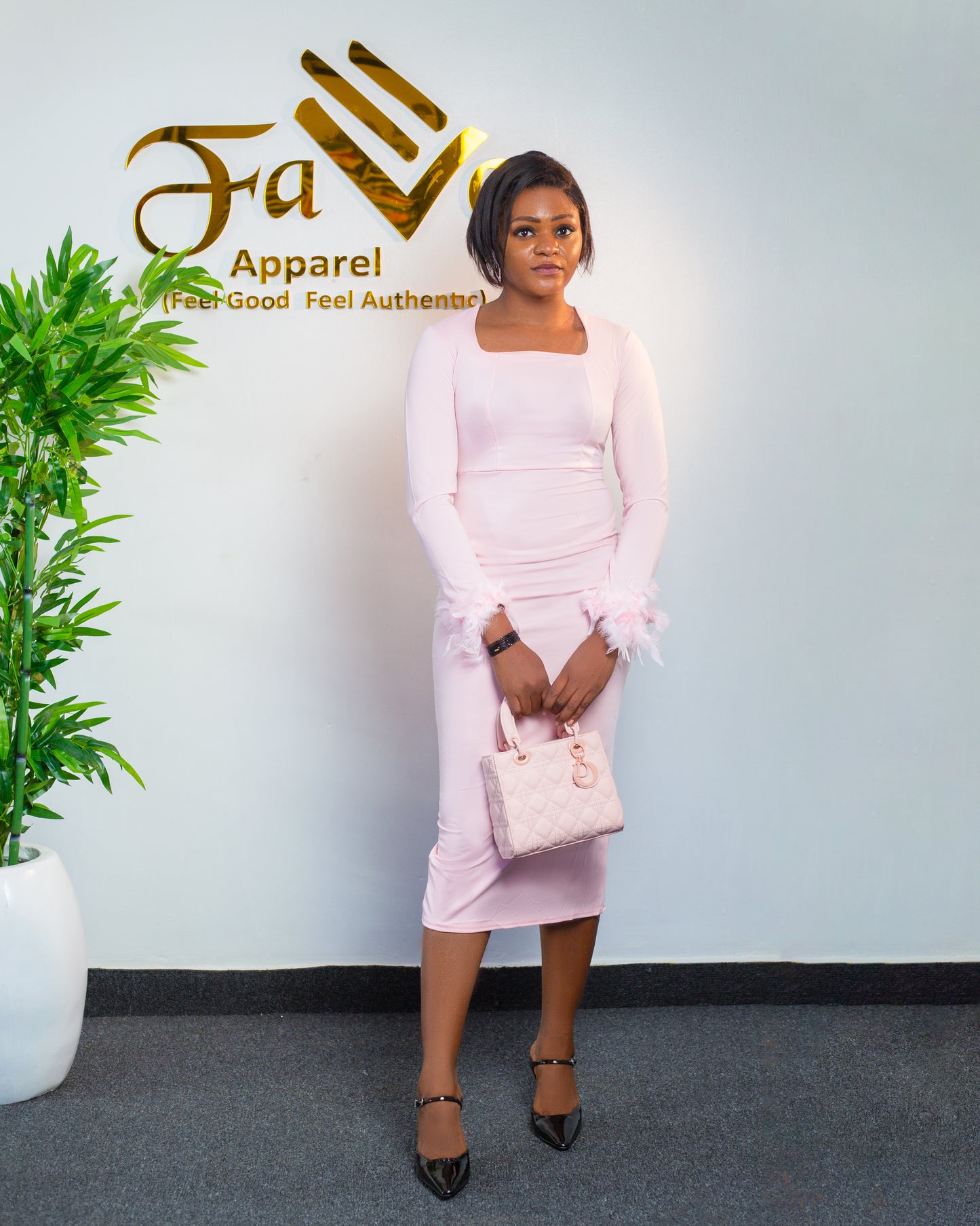 Qualified Feather6362