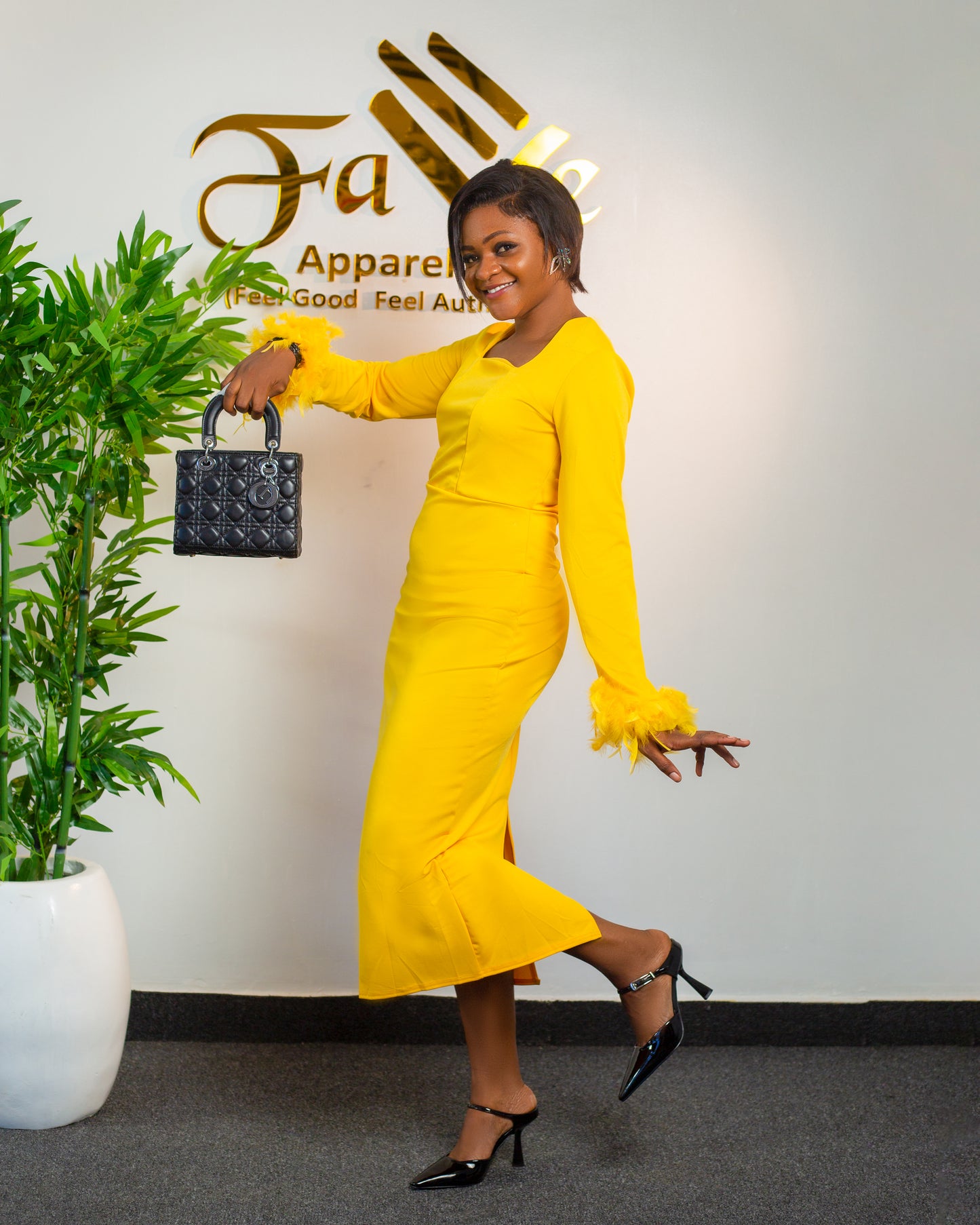 Qualified Feather6362