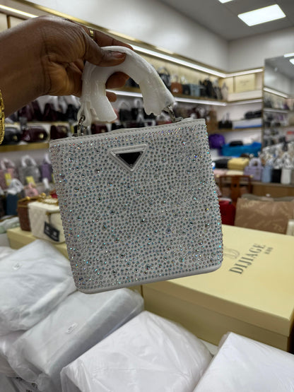 V BUCKET CLUTCH