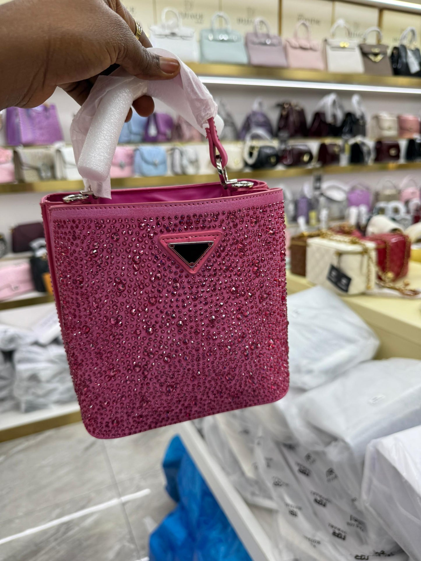 V BUCKET CLUTCH