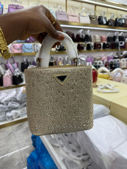 V BUCKET CLUTCH
