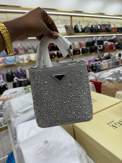 V BUCKET CLUTCH