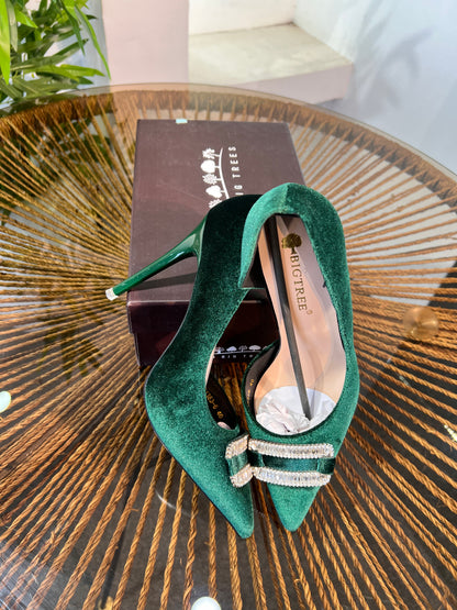 LUXURIOUS VELVET HEELS