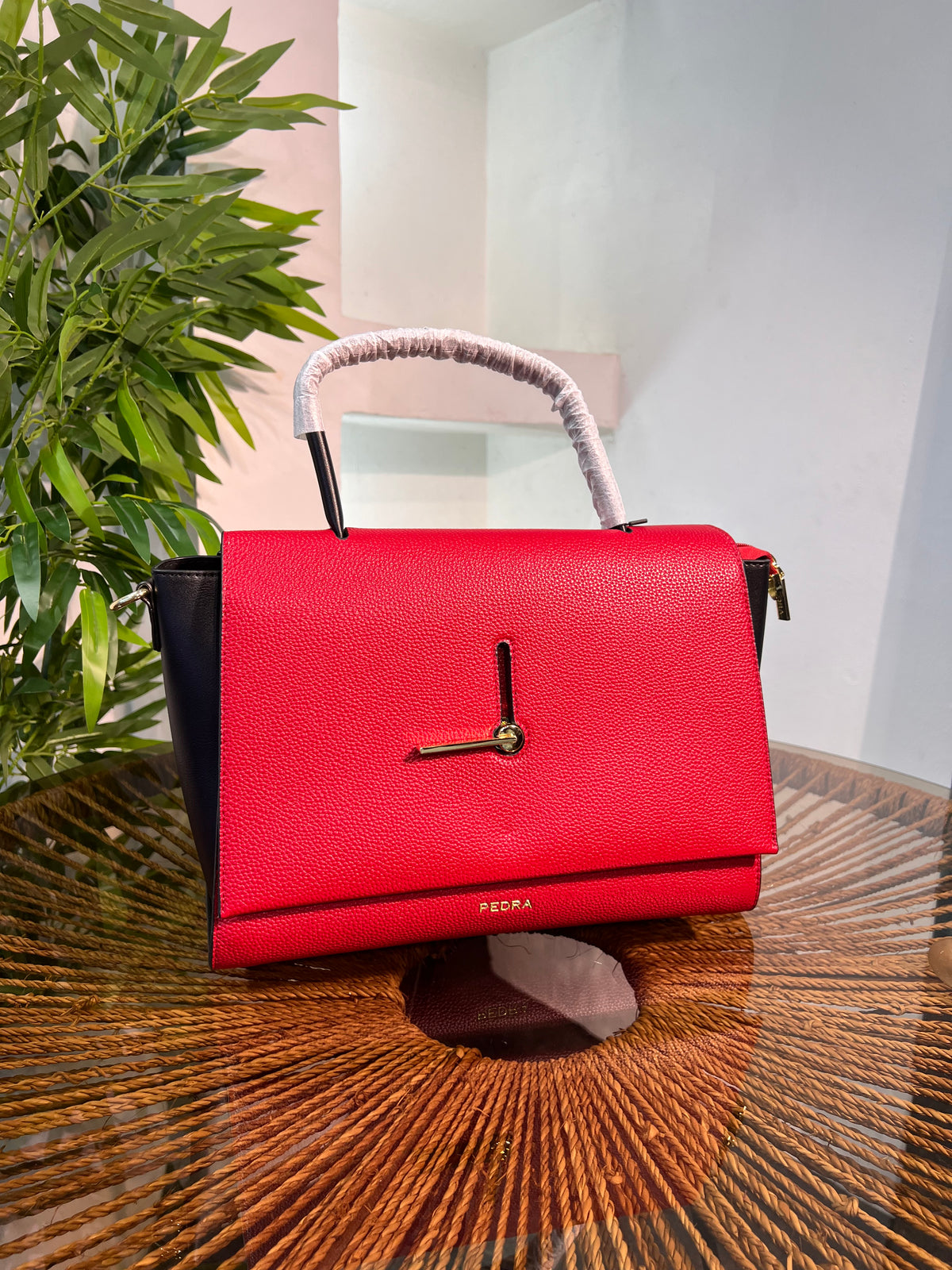 PEDRA STRUCTURED CROSSBODY BAG