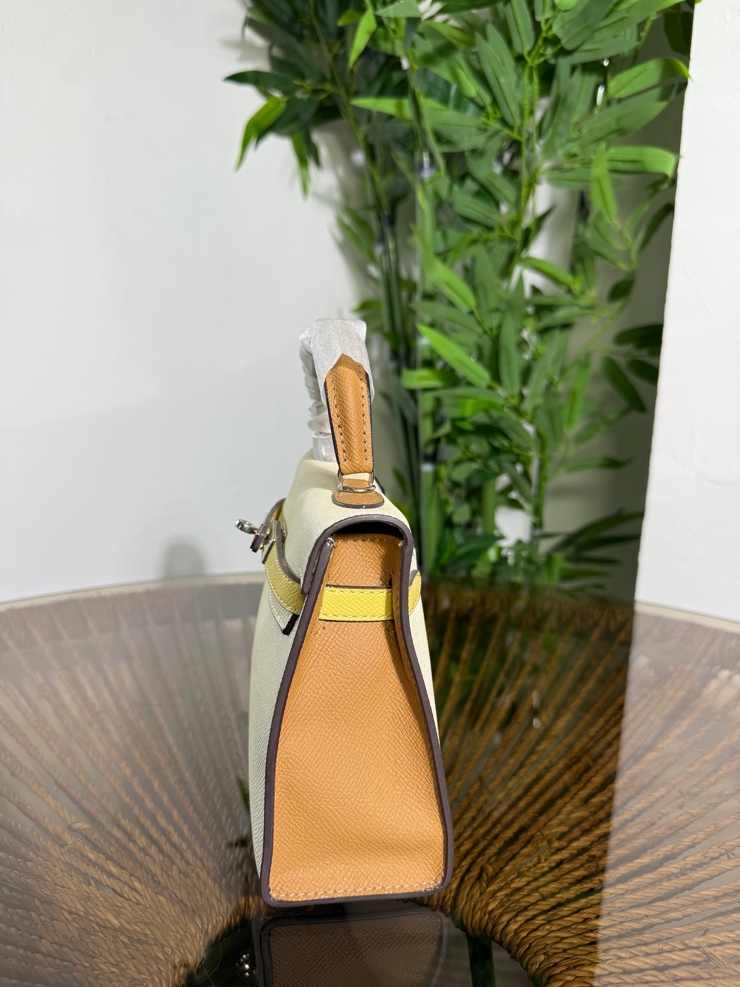 Sleek Hermes Bag 4070
