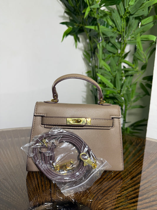 Sleek Hermes Bag 4070
