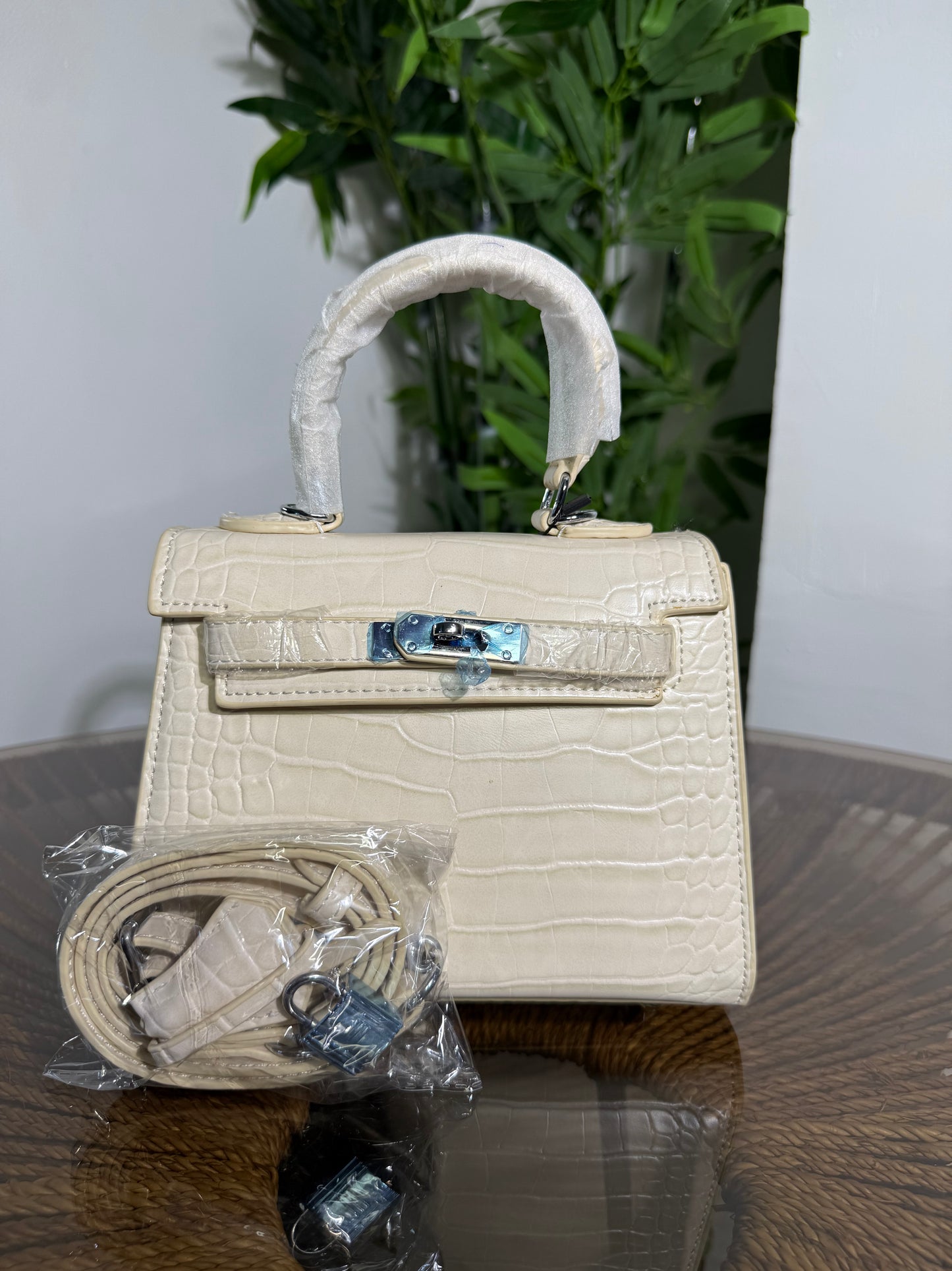 Sleek Hermes Bag 4070