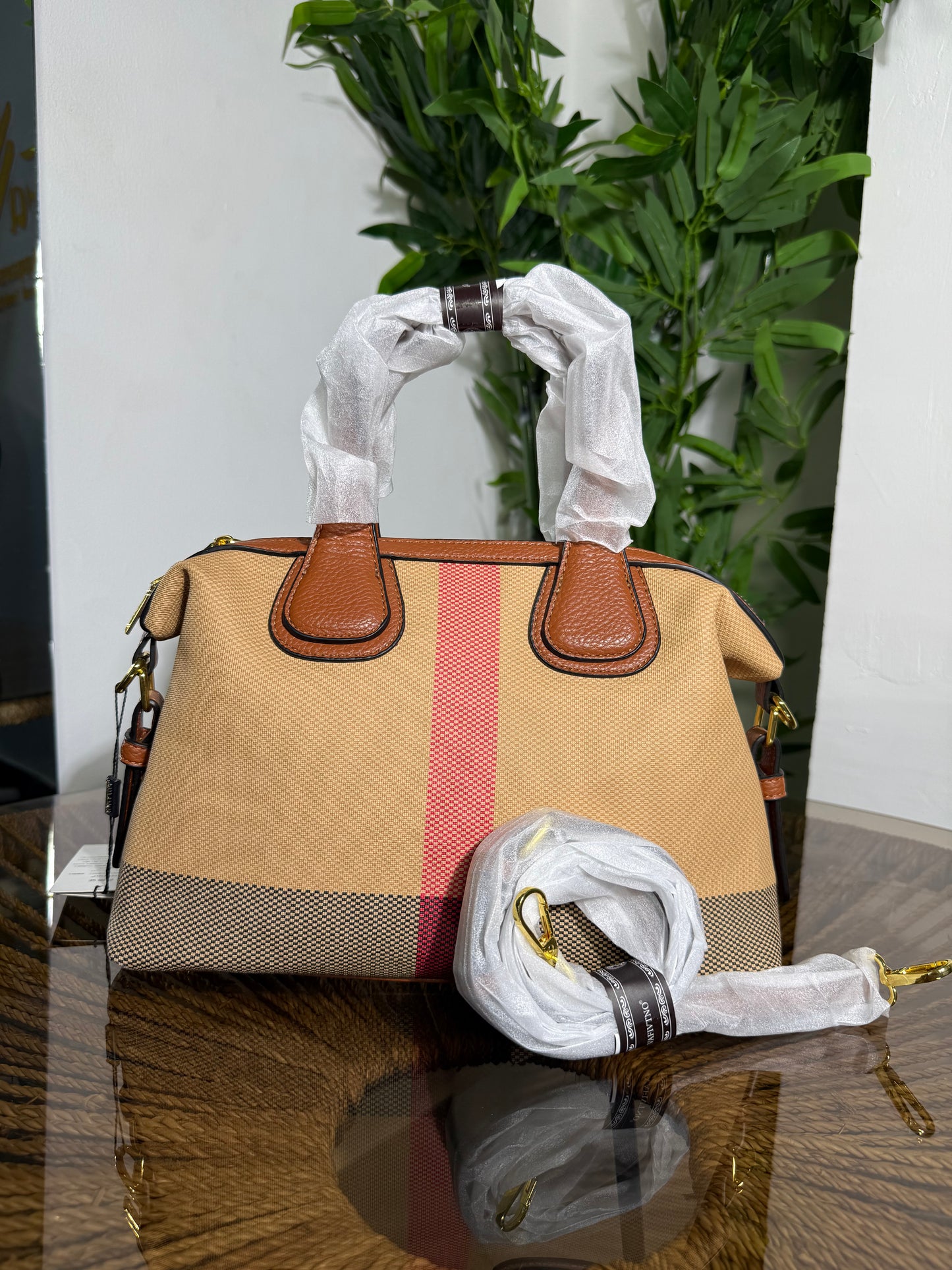 Vafi Tino Leather Bag