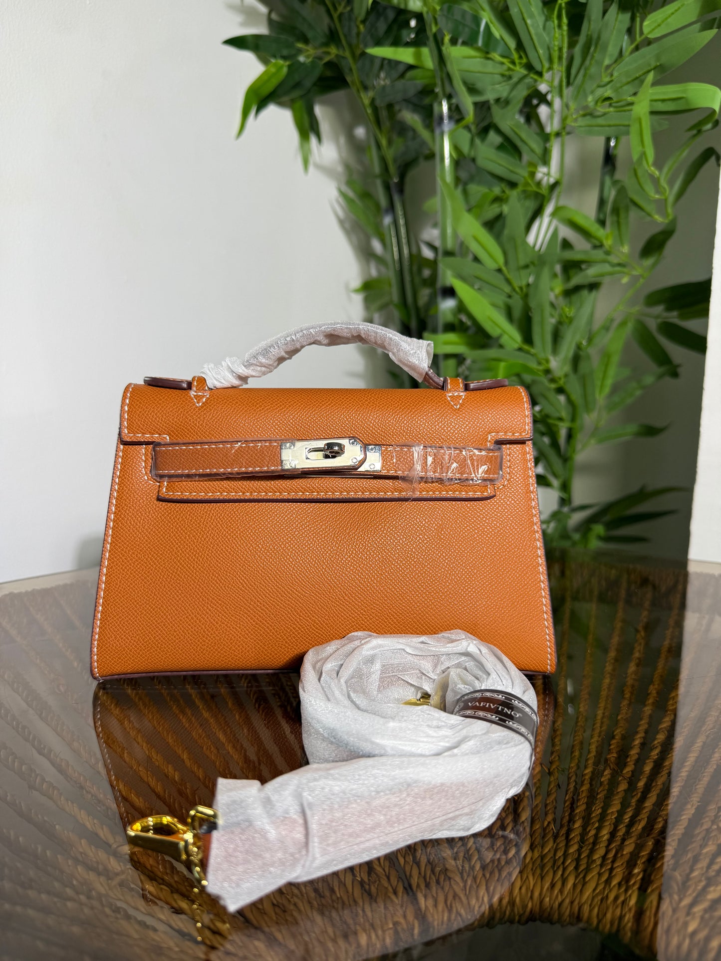 Sleek Hermes Bag 4070