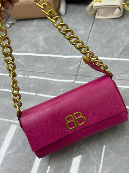 Pyramid Shaped Bag 7328