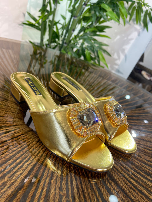 LUNEIA STYLE CRYSTAL MULE