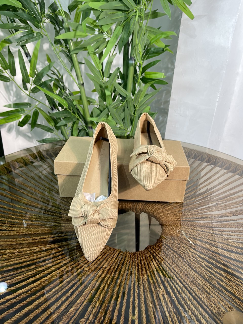 Tahari Flat shoe TAR-5546