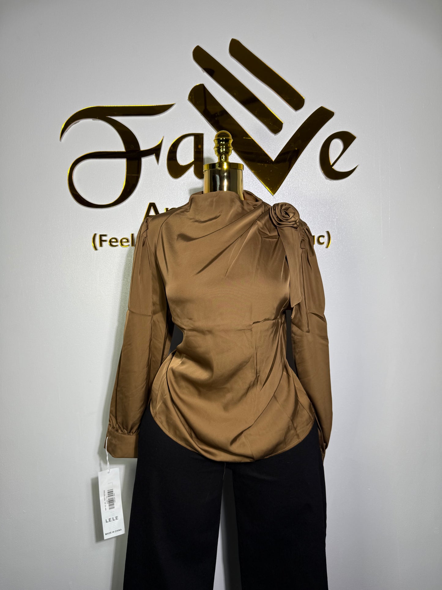 Shoulder Rose Top 8979