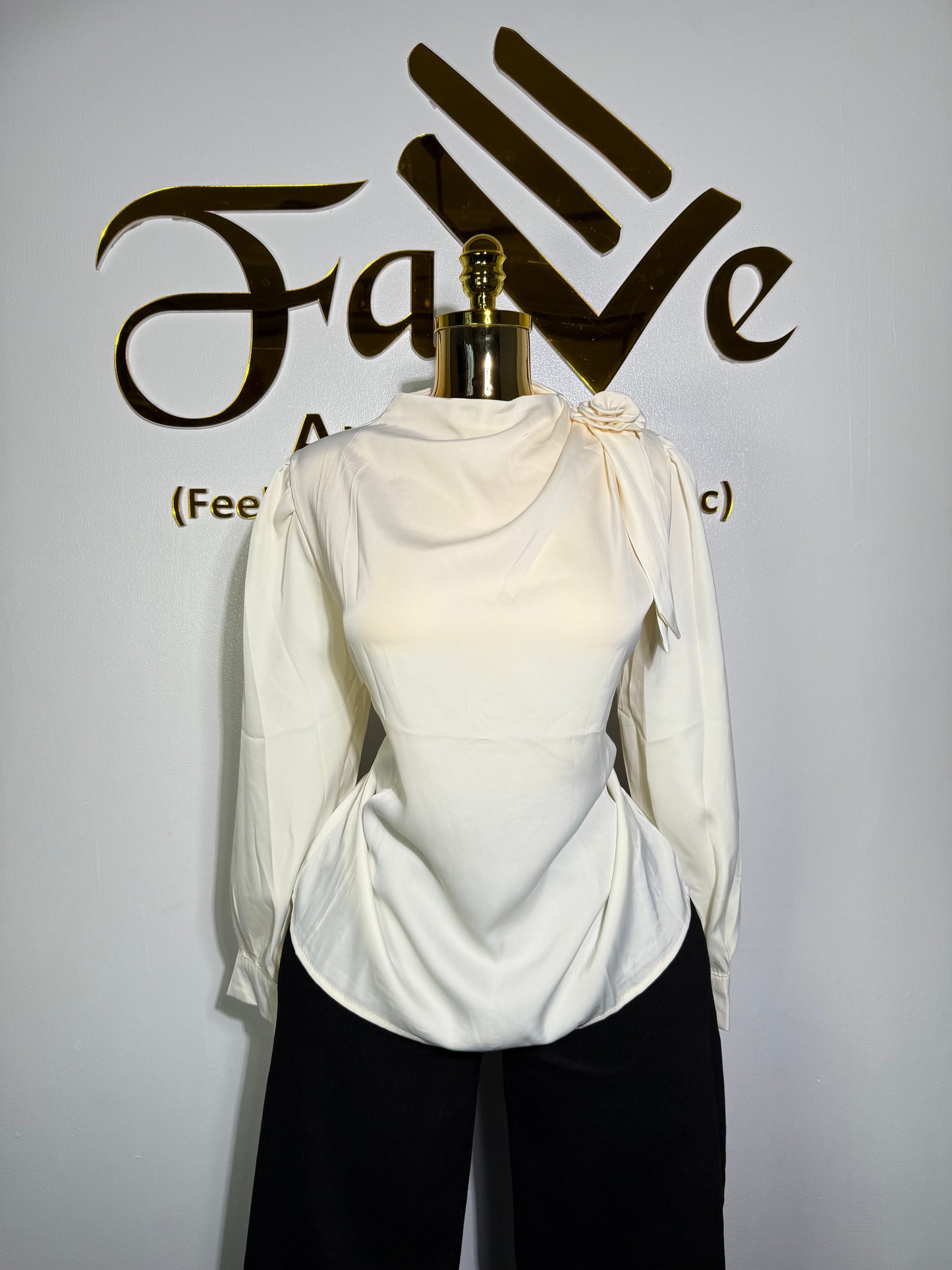 Shoulder Rose Top 8979