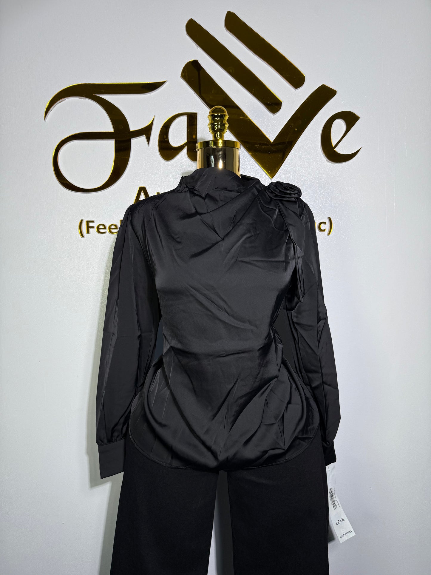 Shoulder Rose Top 8979