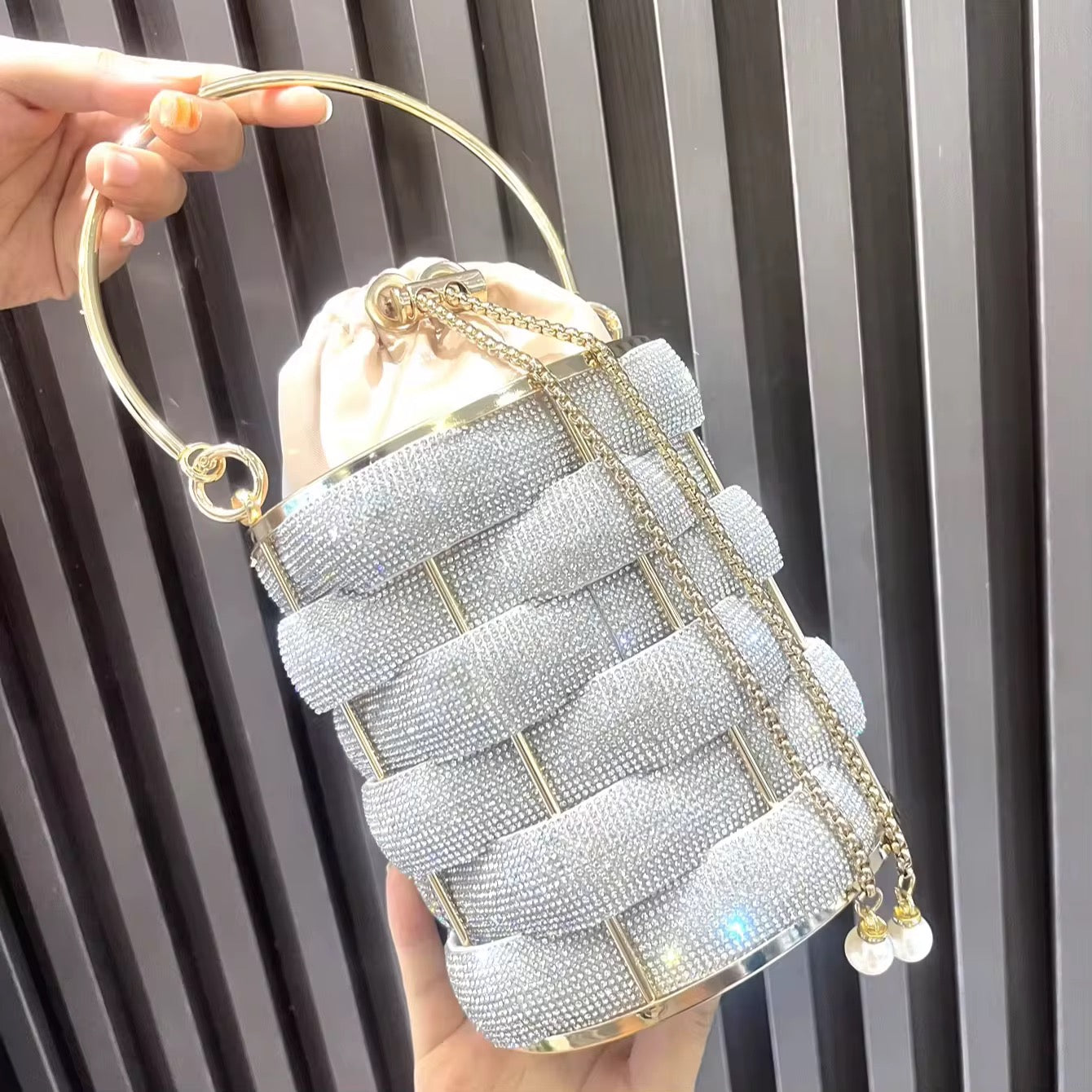 Classy Bucket Clutch 4798