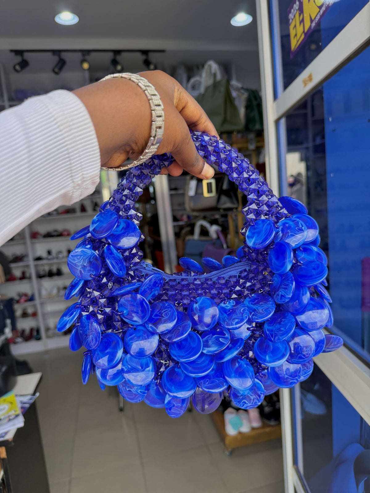ELEGANT BEADED CLUTCH
