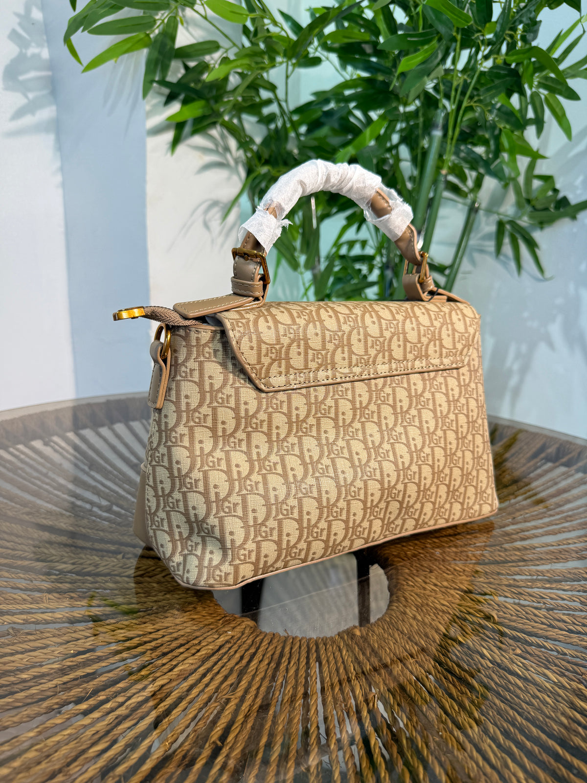TWO-TONED ELEGANCE BAG