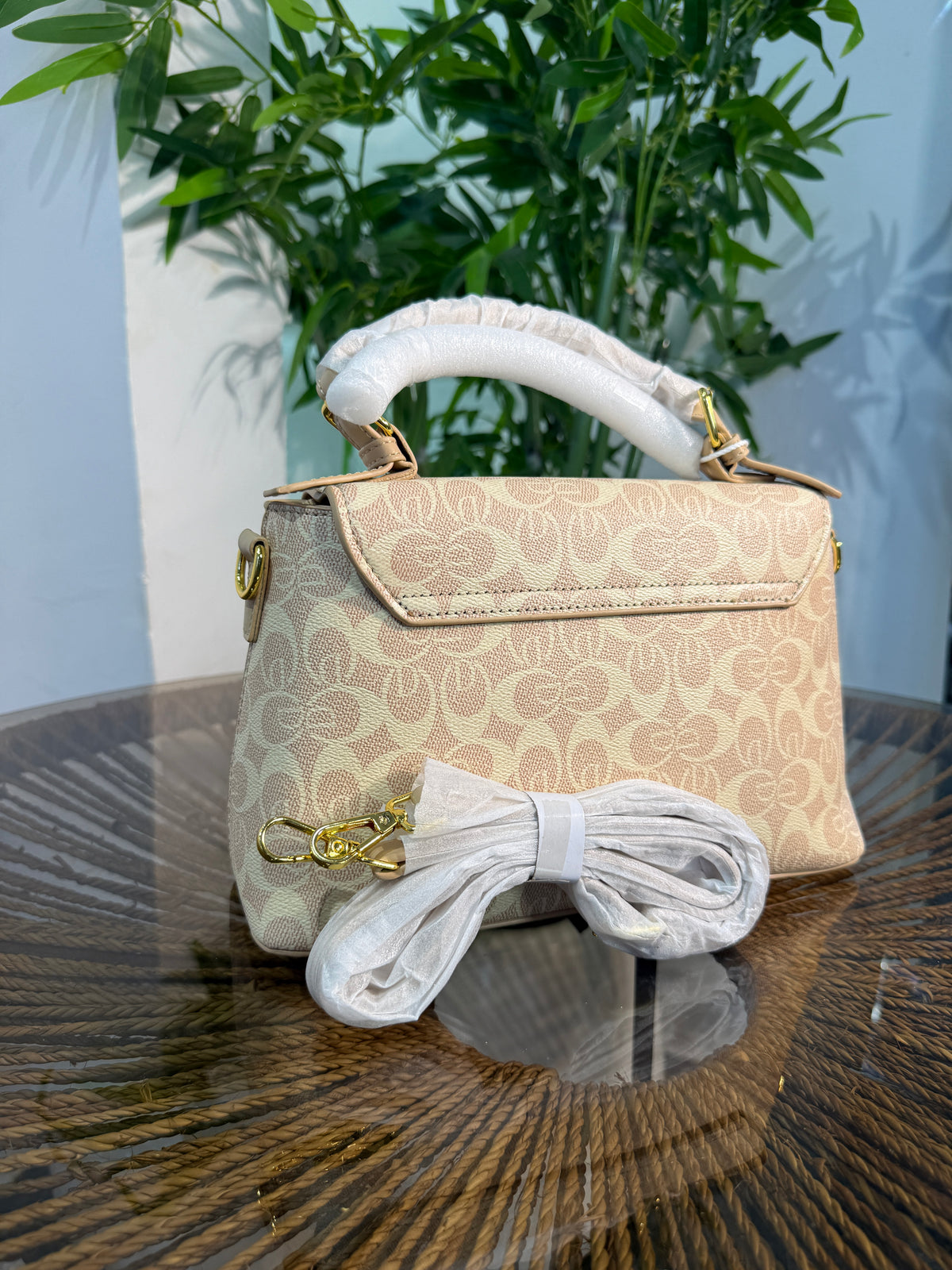 TWO-TONED ELEGANCE BAG