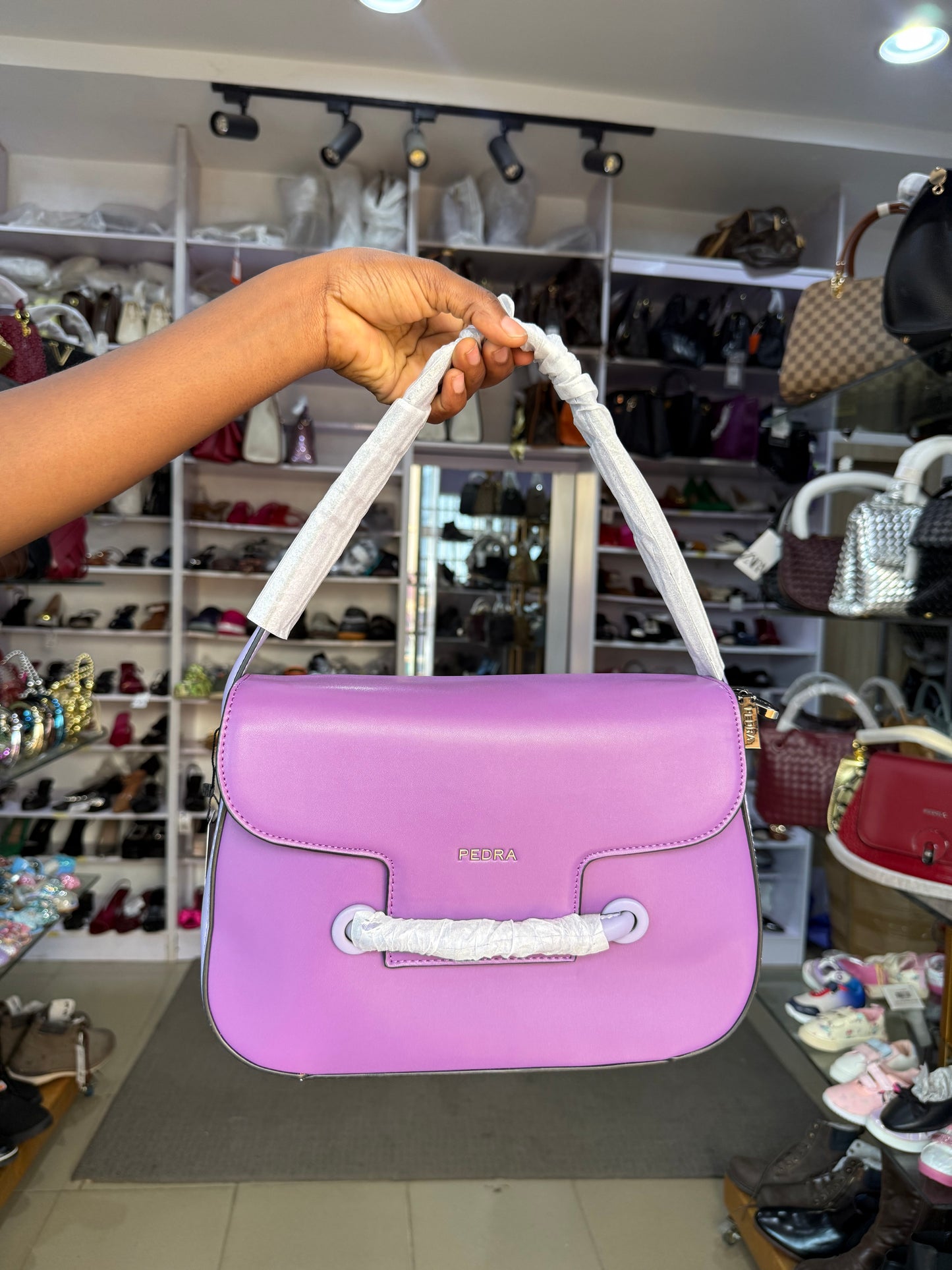 PEDRA NEW IN BAG 5662