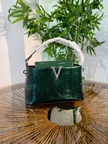 V ROYAL AURA BAG