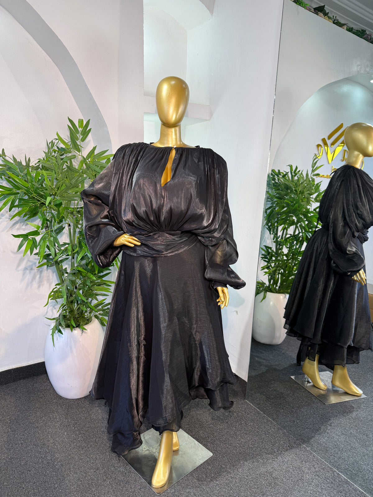 QUEENS LUXE DRESS