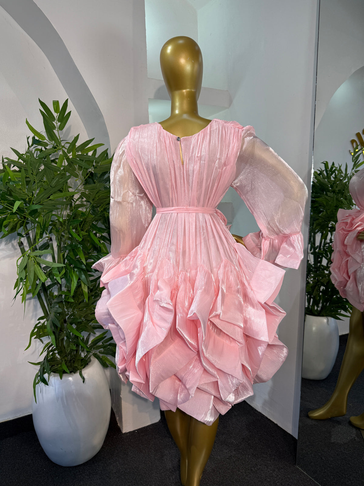CHIC RUFFLE DRESS