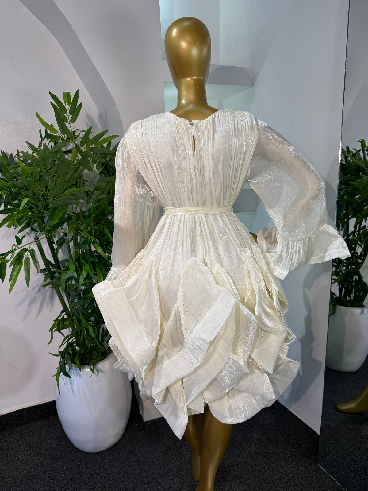CHIC RUFFLE DRESS