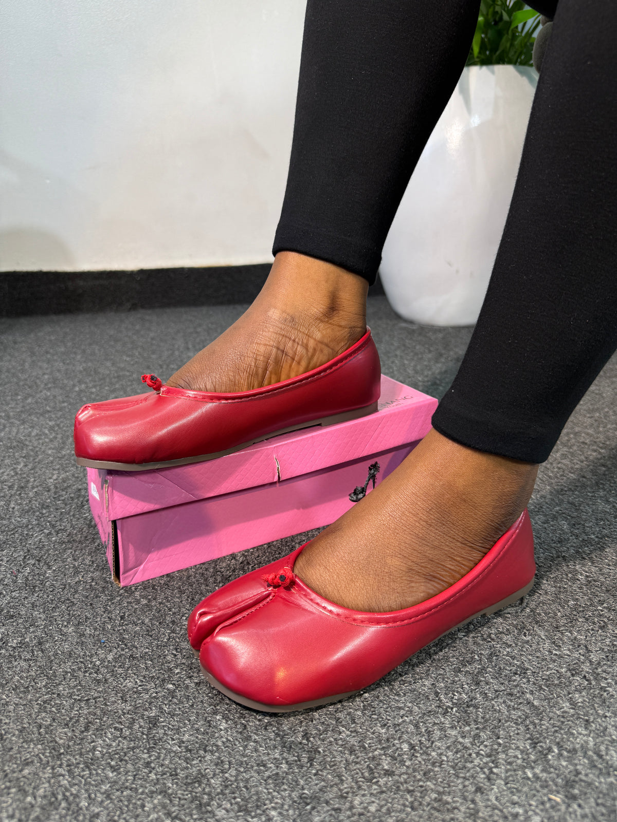 TABI TOE BALLET FLATS