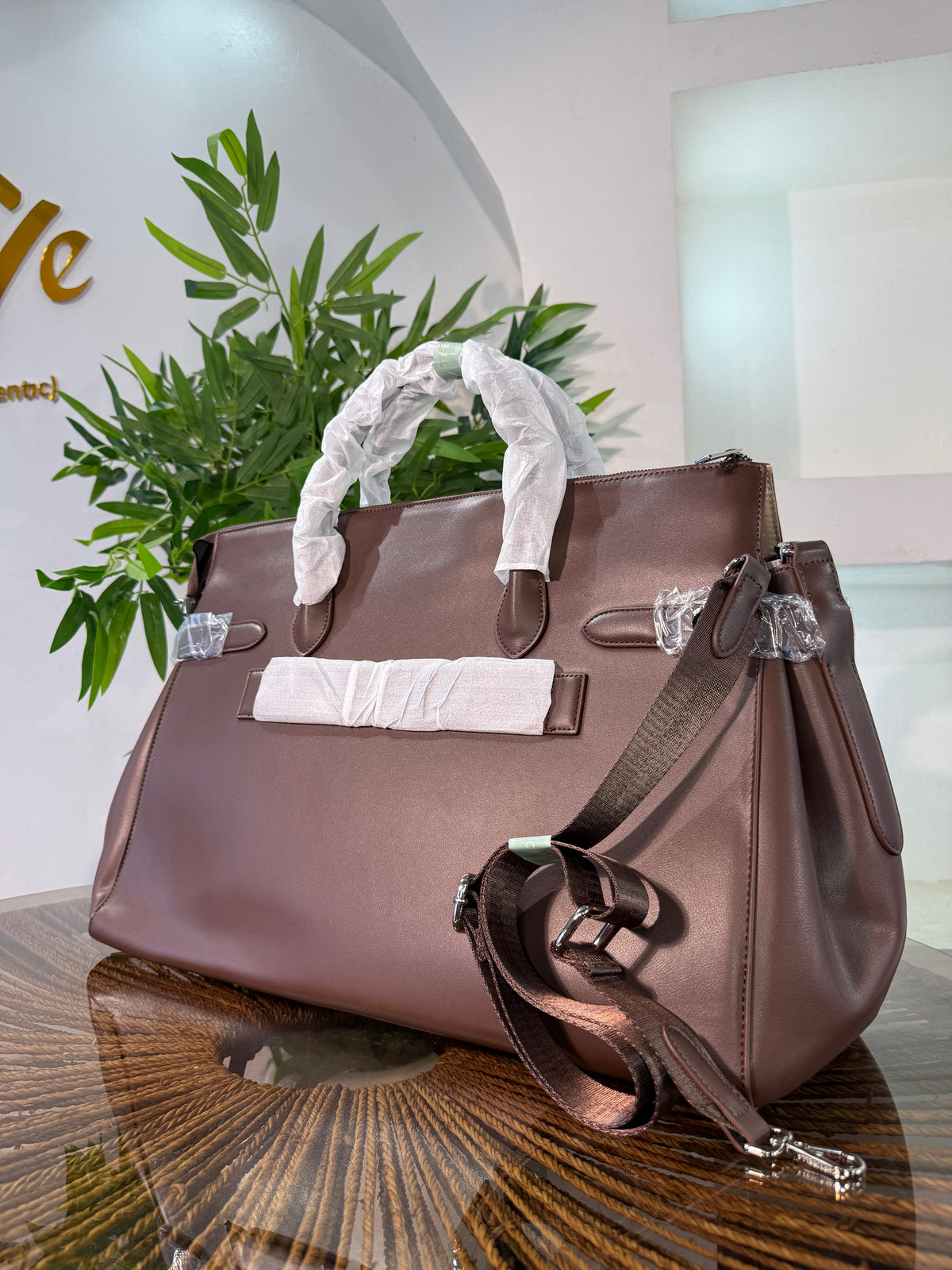 CHRISBELLA EXECUTIVE TOTE BAG