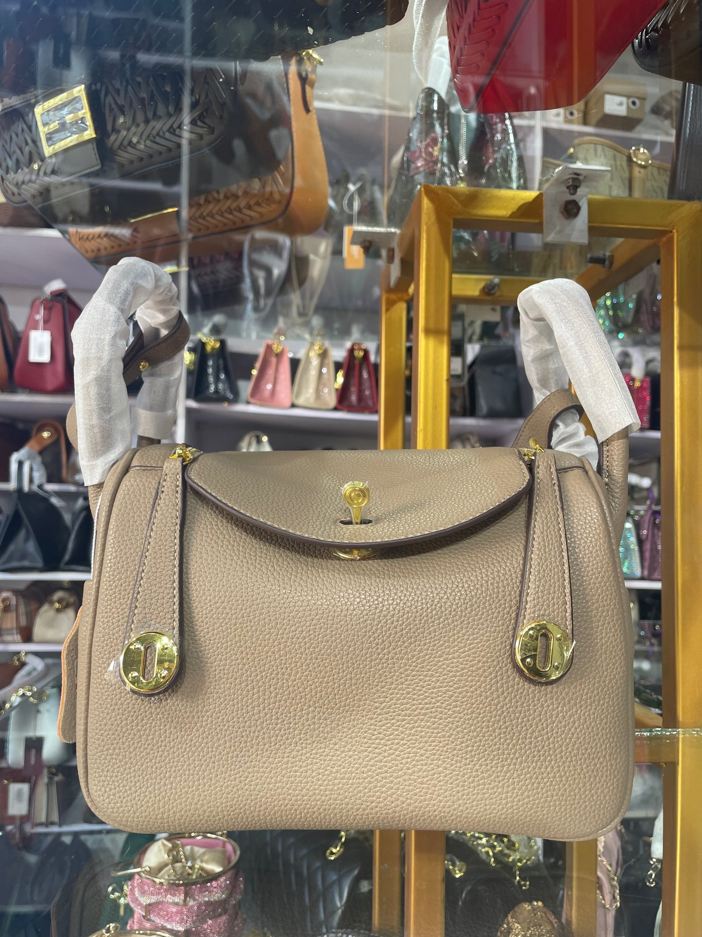 BROWN LUGGAGE BAG 1570