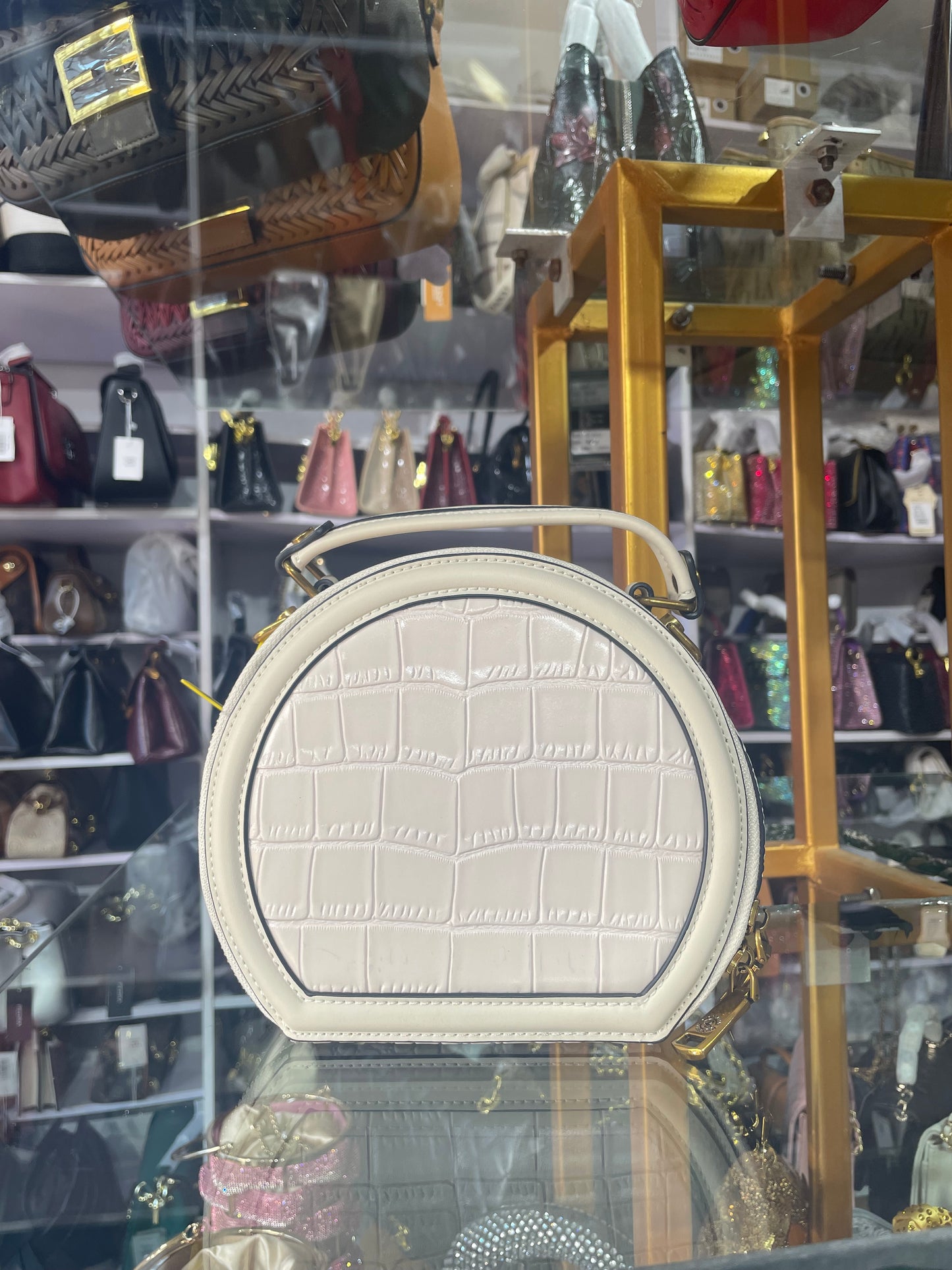 WHITE ROUND BAG 2154