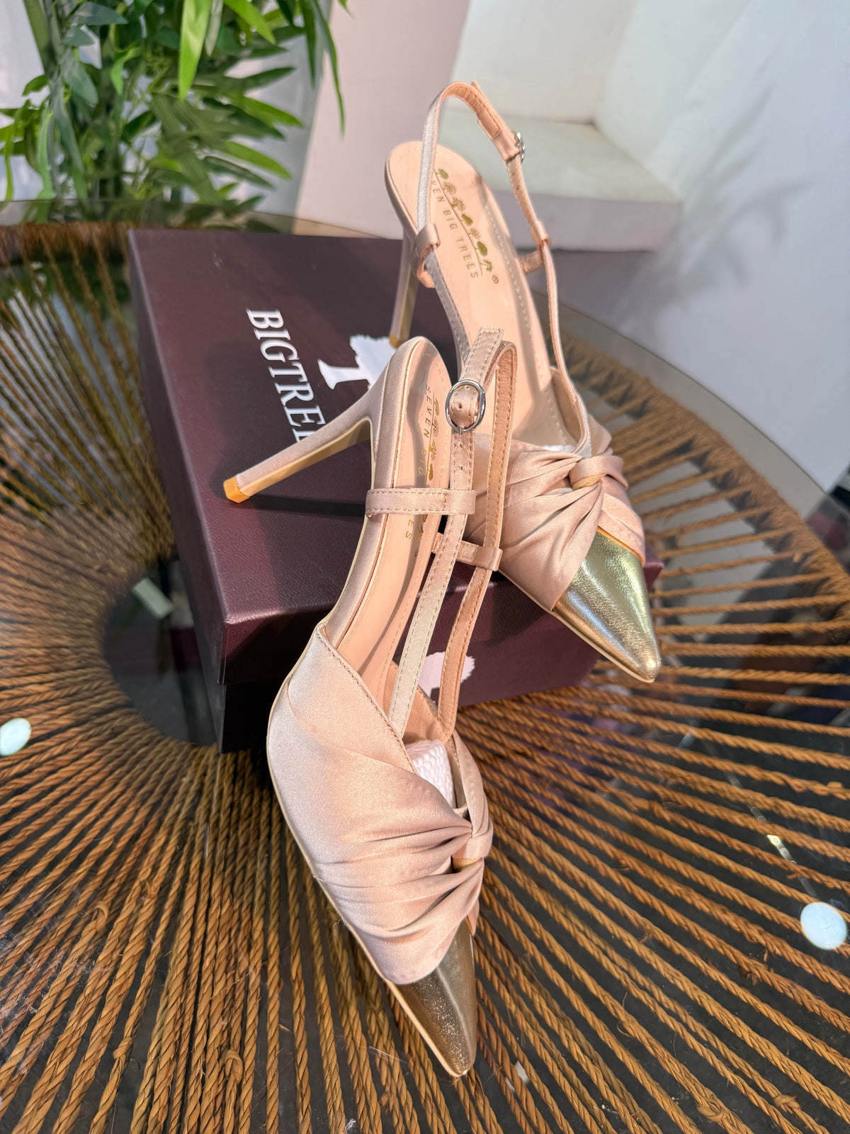 GOLD CAP SATIN HEELS