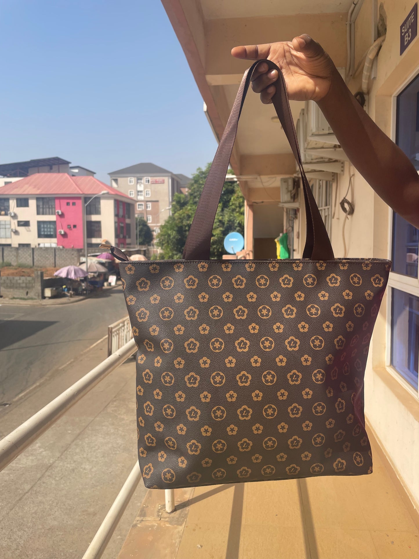 BIG BROWN TOTE BAG 6987