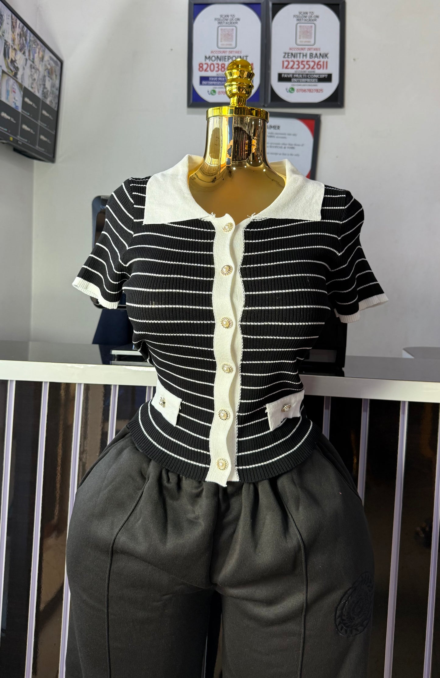 Strip Button Top 667