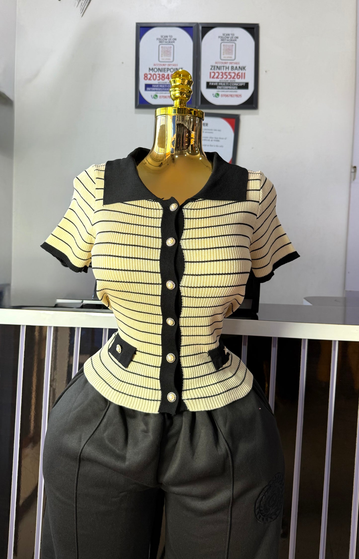 Strip Button Top 667