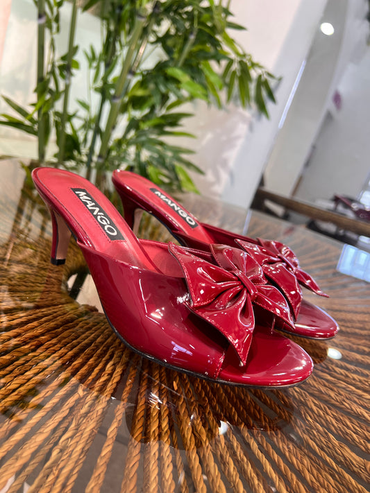 MANGO GLOSSY BOW HEELS