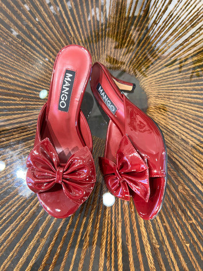 MANGO GLOSSY BOW HEELS