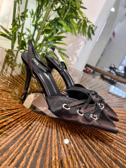 ZARA LACE POINTED TOE HEELS