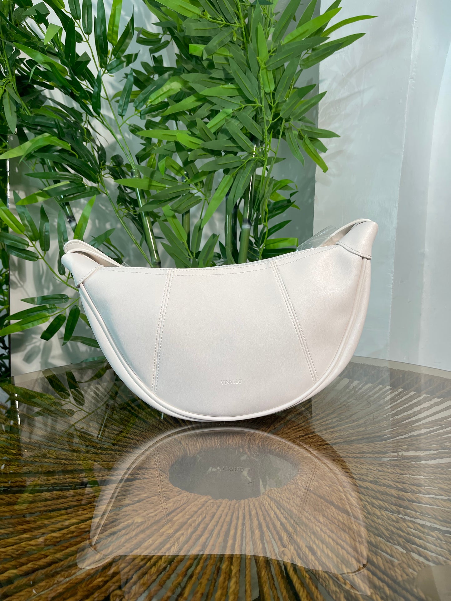 U-Shapped White Bag