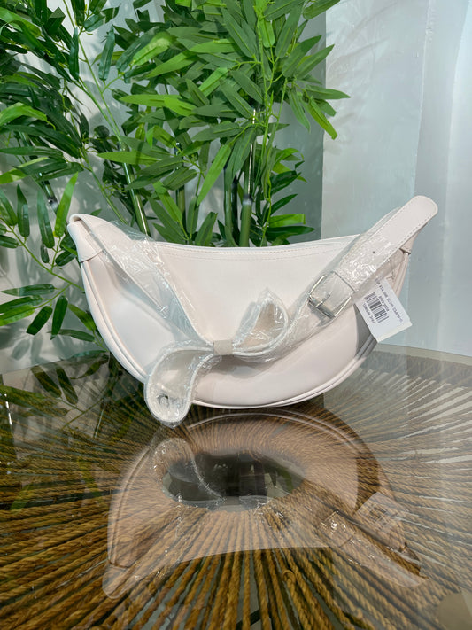 U-Shapped White Bag 5940