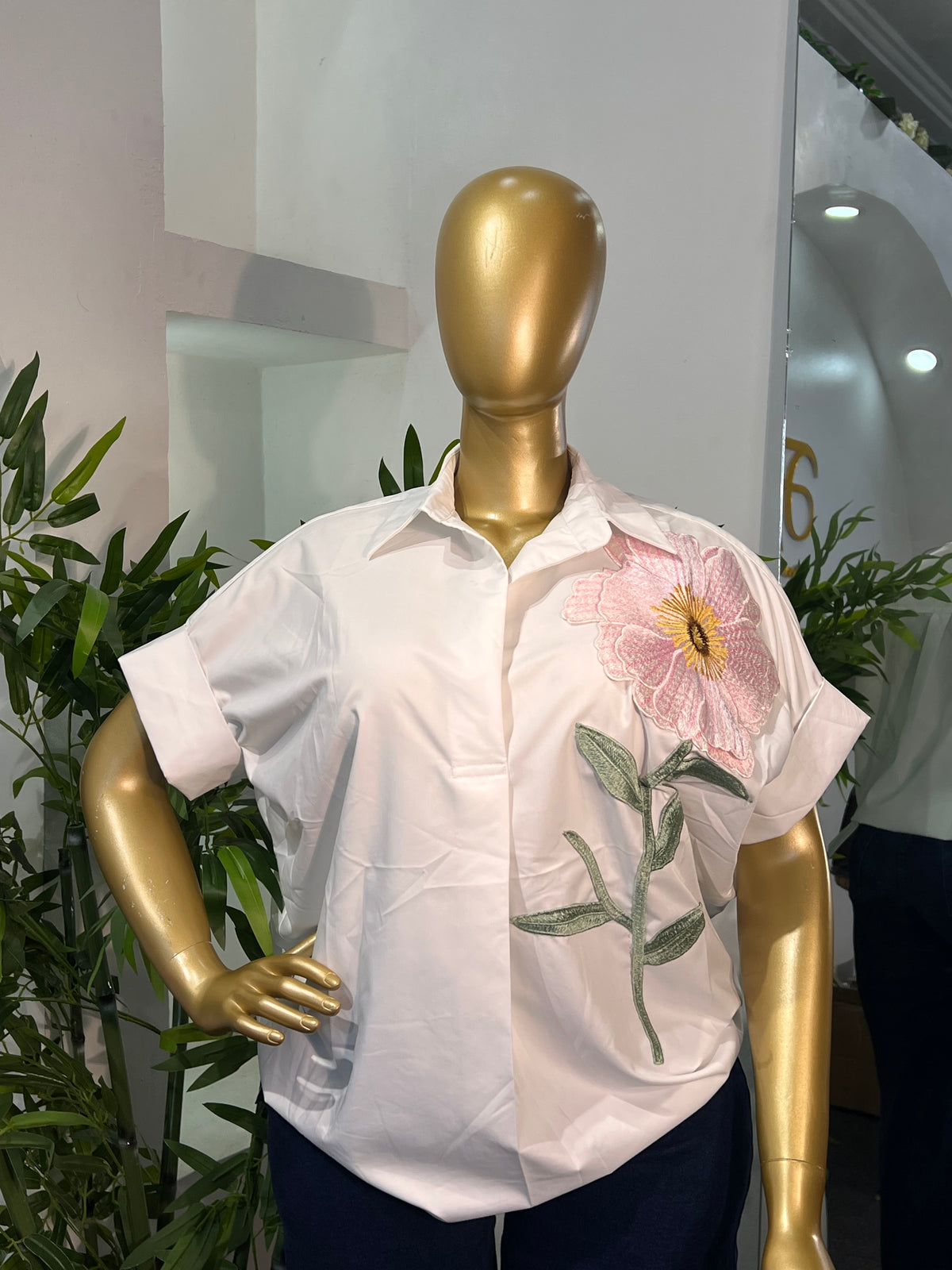 EMBROIDED FLOWER SHIRT