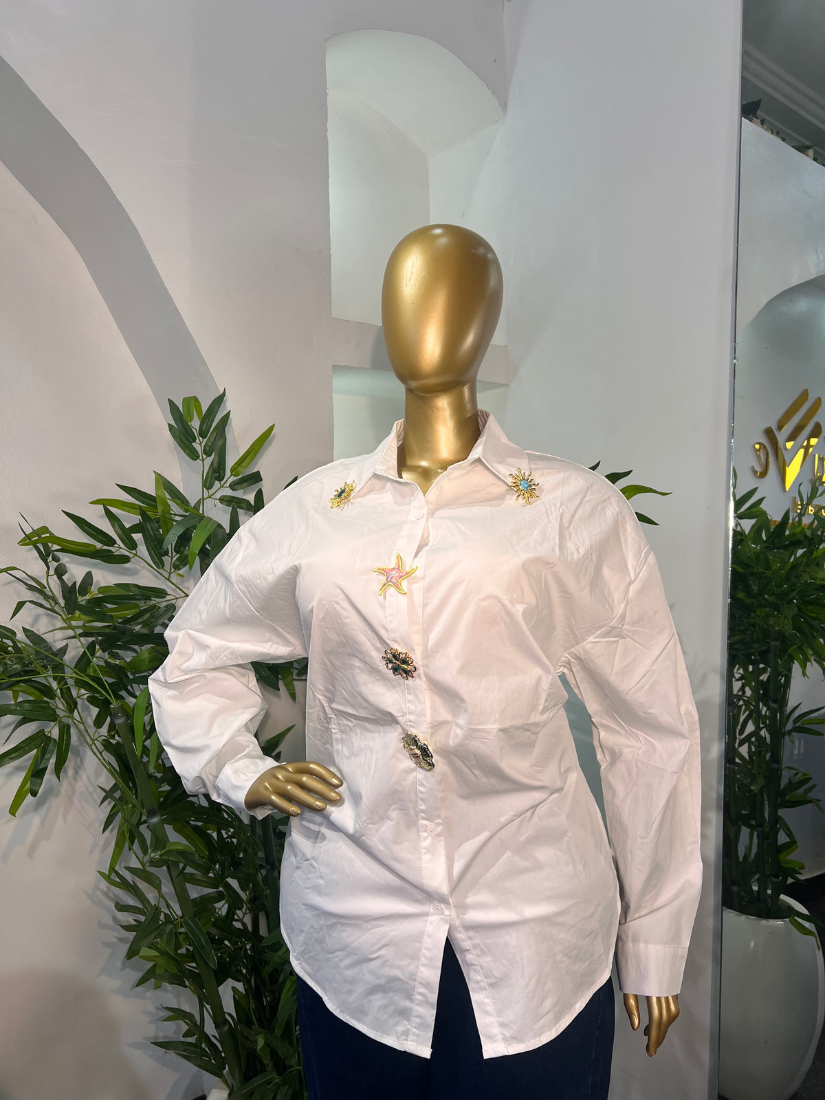 DELUXE BROOCH SHIRT