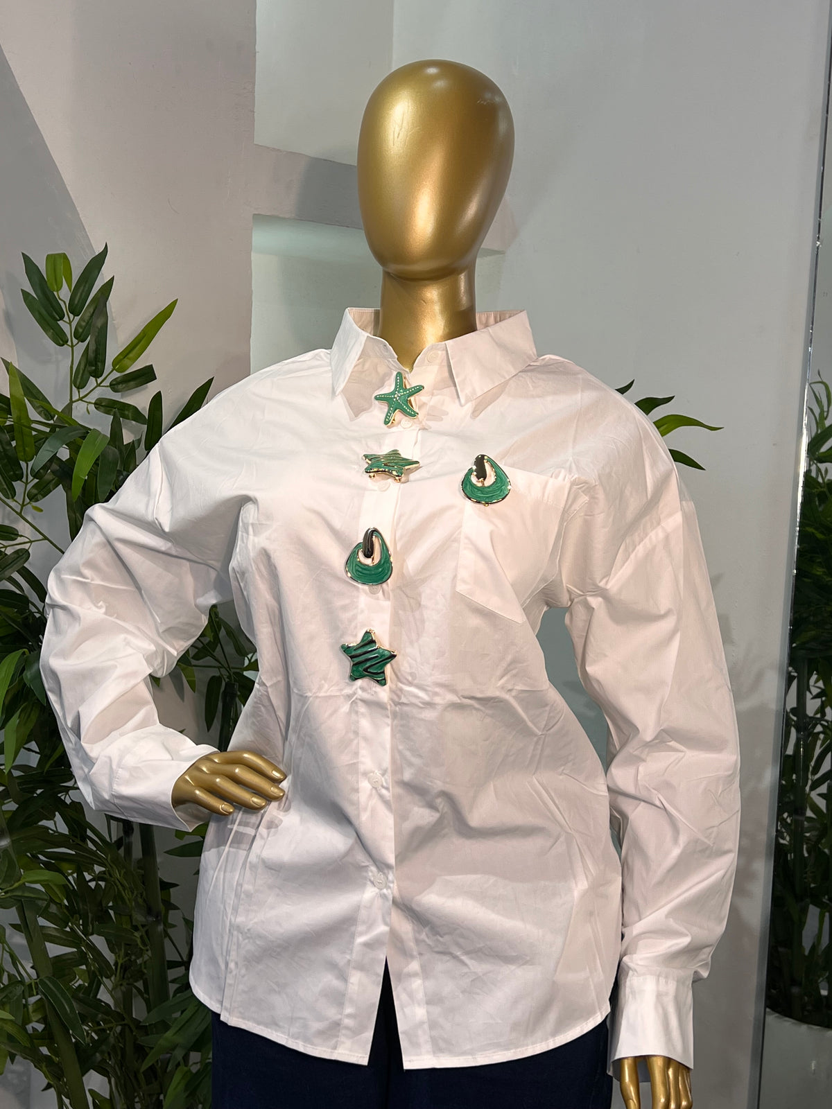 EMERALD BROOCH SHIRT